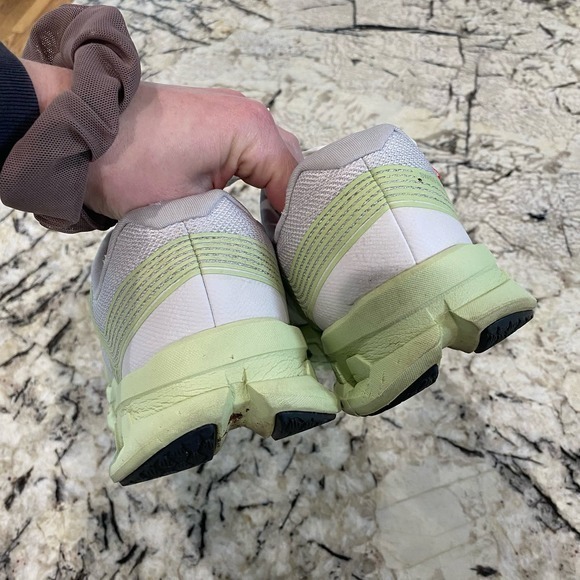 On Running On‎ Cloudgo Frost Hay White Green Shoes - Picture 7 of 8